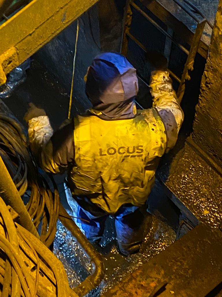 Confined space cleaning 1